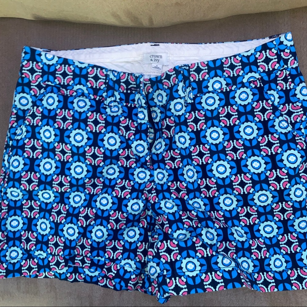 2/20! Crown and Ivy Shorts